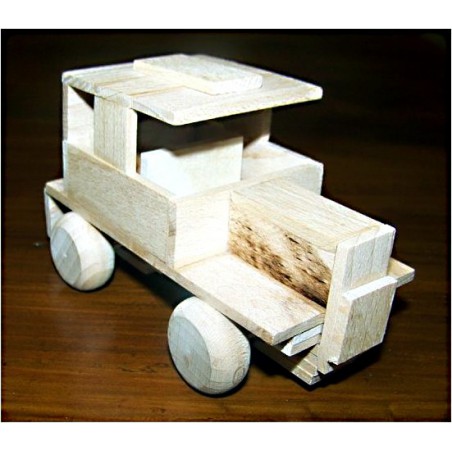 osobní auto - dřevěný materiál na výrobu modelu