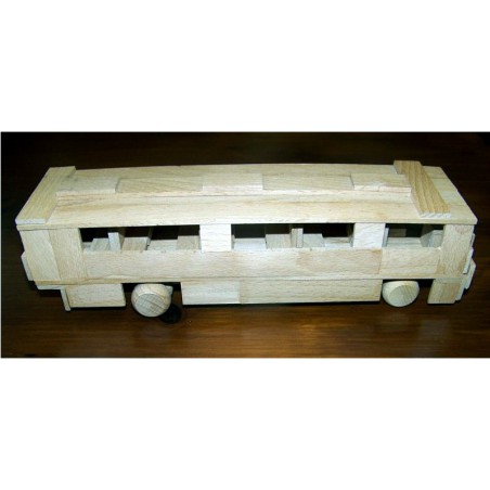 autobus - dřevěný materiál na výrobu modelu