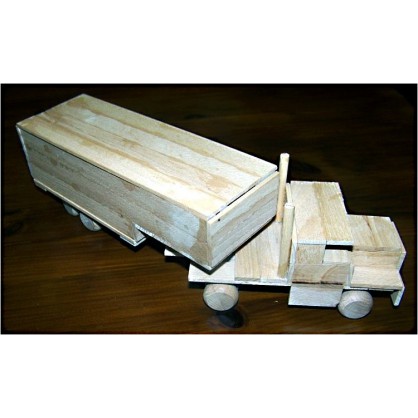 kamión - dřevěný materiál na výrobu modelů